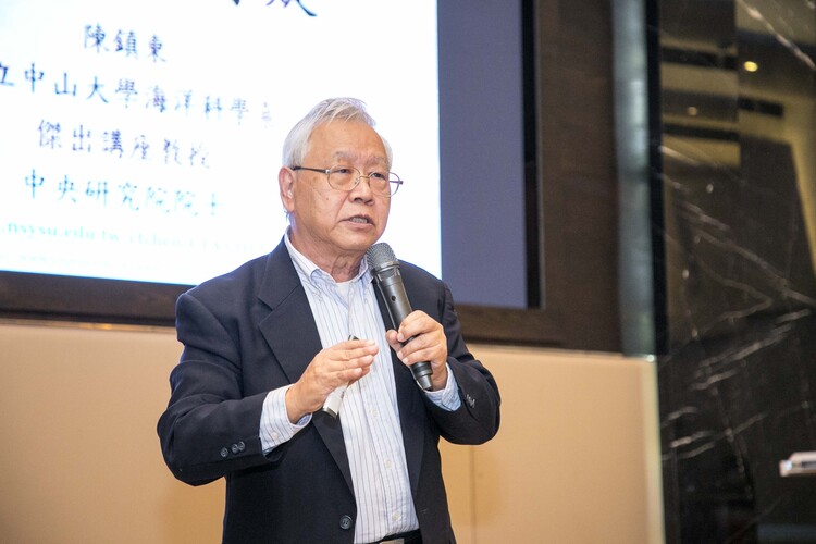 海洋學權威陳鎮東院士海大演講 與學子分享科學精神與思辨態度